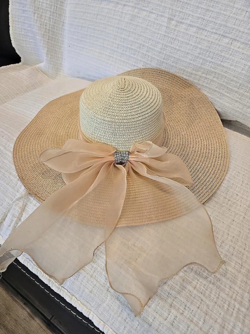 Wide Brim Sun Hat in Beige & Cream Like New